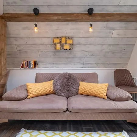Elegant 2bdr In Mediterranean Style Apartmán